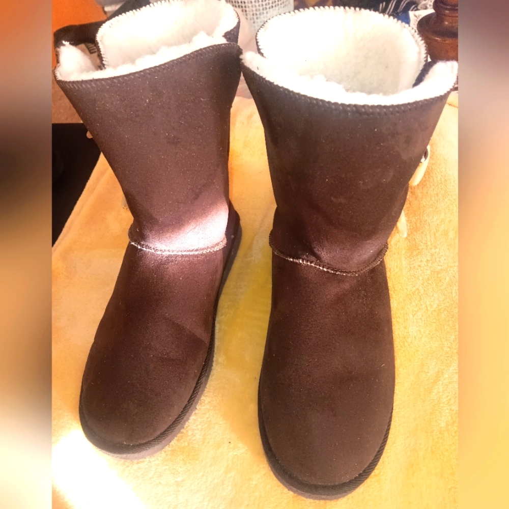 Women's size 10, Willowbee boots